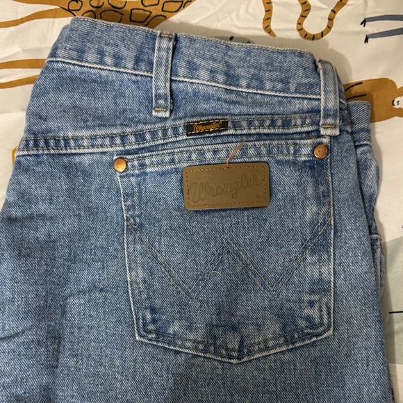 Men’s 40x32 wrangler relaxed fit jeans - Picture 1 of 5